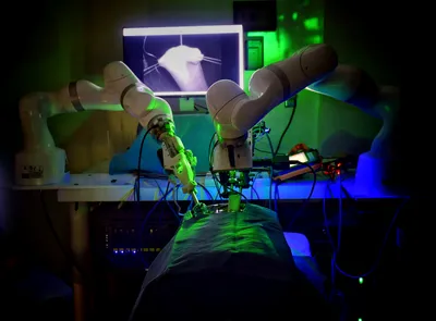 Surgical robots and human precision: How collaboration is reshaping operating rooms